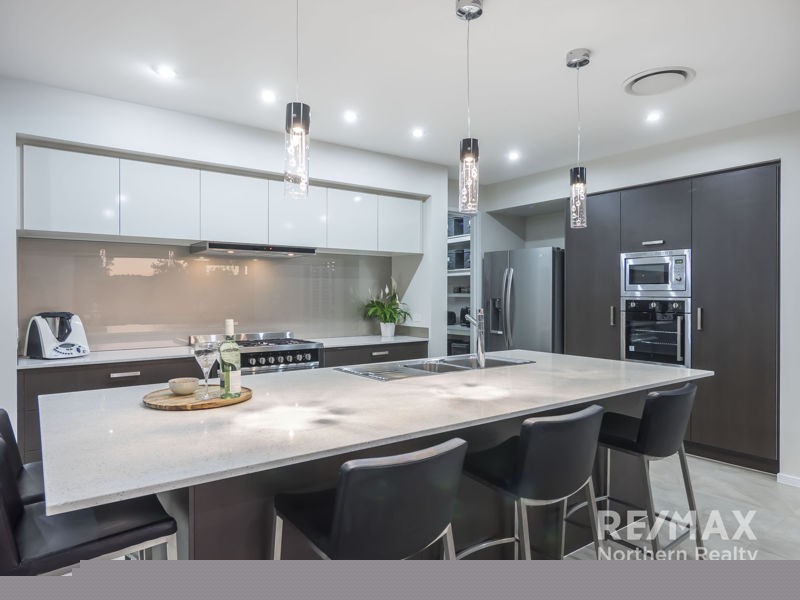 32 Swan Parade, Warner QLD 4500