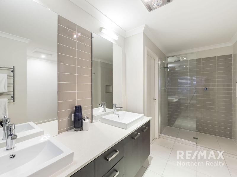 32 Swan Parade, Warner QLD 4500