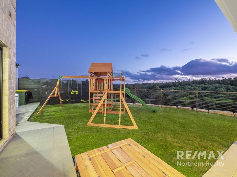 22 Hacker Rd, Cashmere QLD 4500