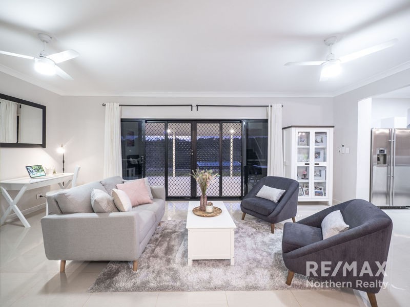 22 Hacker Rd, Cashmere QLD 4500