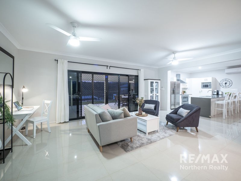 22 Hacker Rd, Cashmere QLD 4500