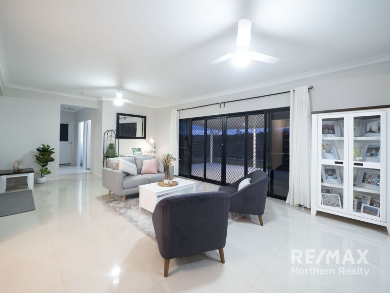 22 Hacker Rd, Cashmere QLD 4500