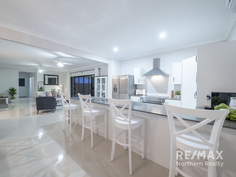 22 Hacker Rd, Cashmere QLD 4500