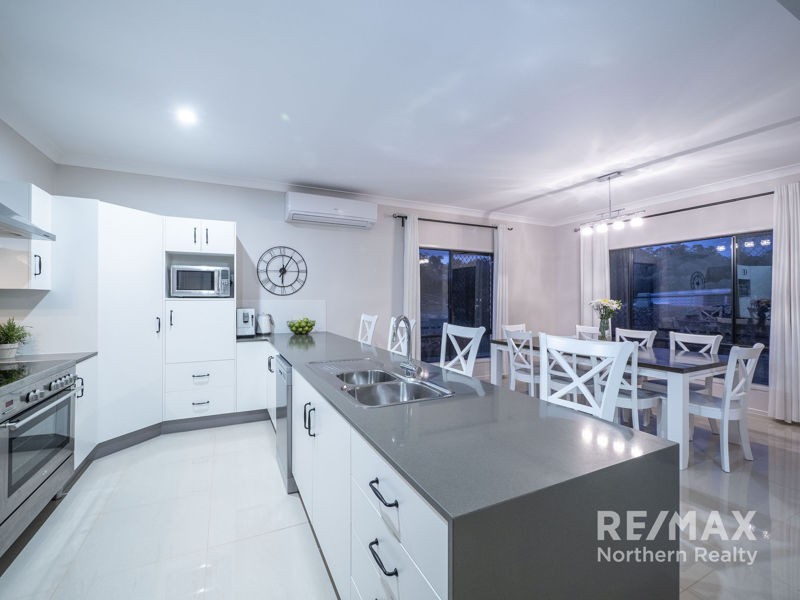 22 Hacker Rd, Cashmere QLD 4500