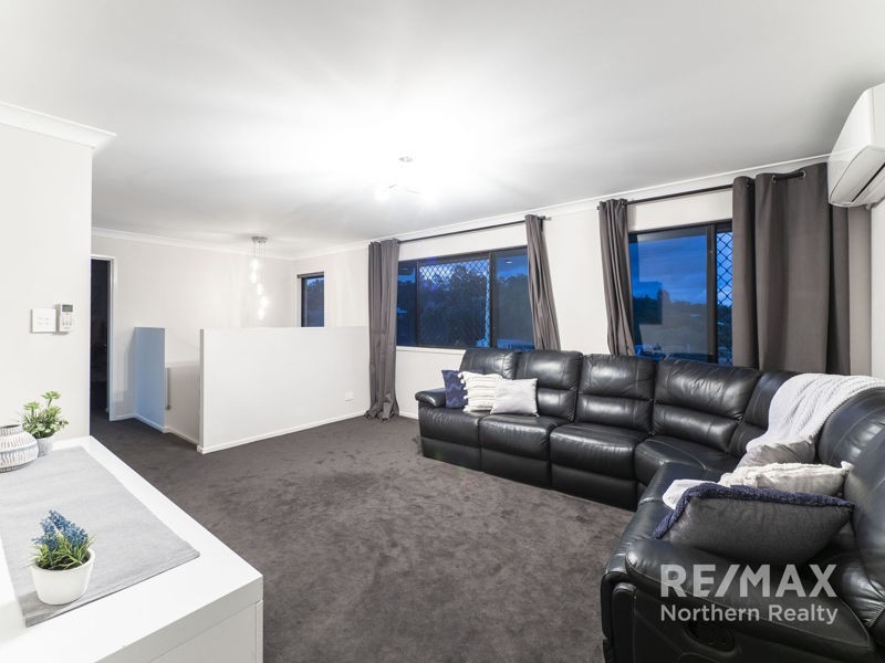 22 Hacker Rd, Cashmere QLD 4500