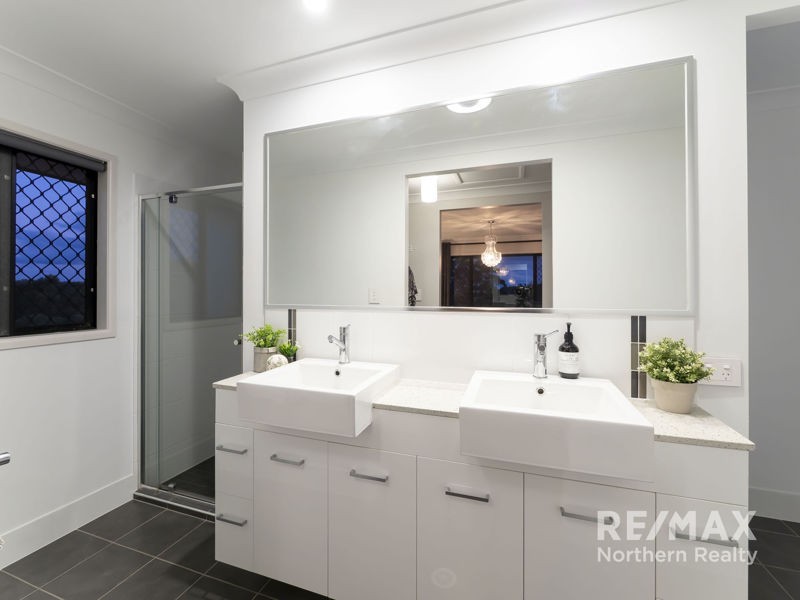 22 Hacker Rd, Cashmere QLD 4500