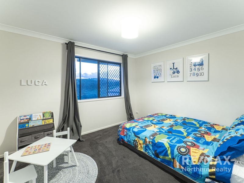22 Hacker Rd, Cashmere QLD 4500