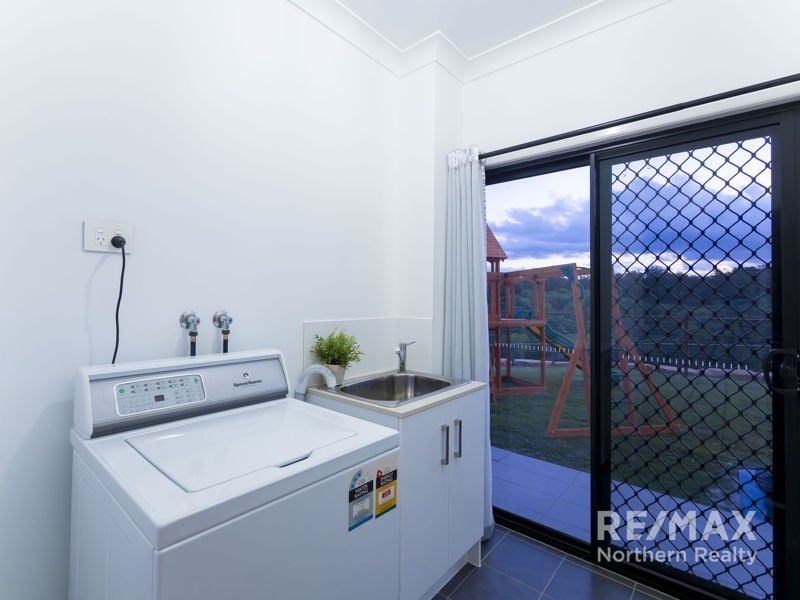 22 Hacker Rd, Cashmere QLD 4500