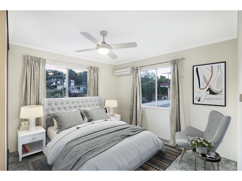 13a (Upstairs) Palall Crescent, Ferny Hills QLD 4055