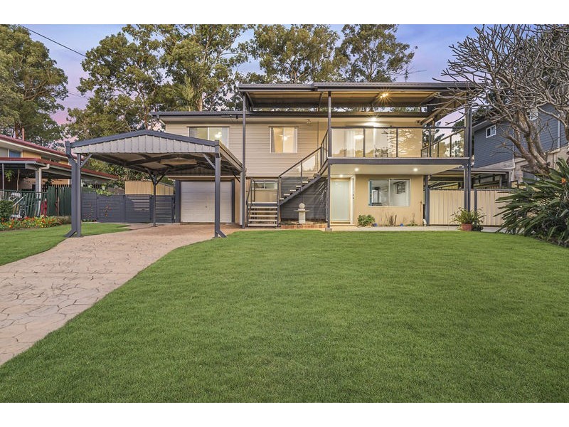 13a (Upstairs) Palall Crescent, Ferny Hills QLD 4055