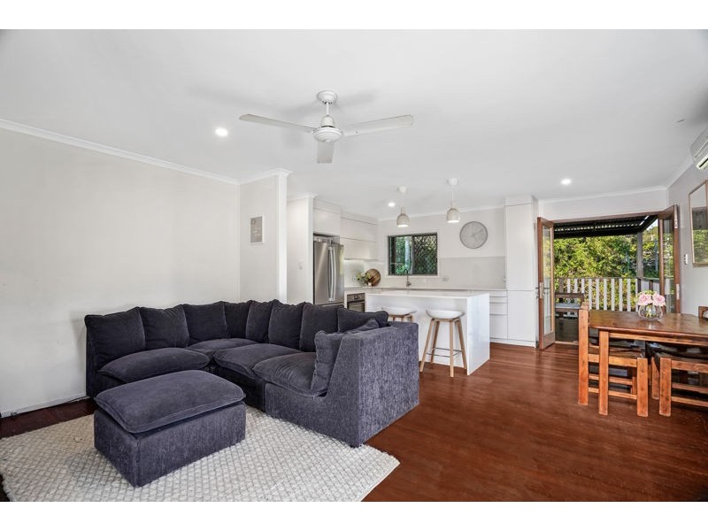 2 Pirra Crescent, Ferny Hills QLD 4055