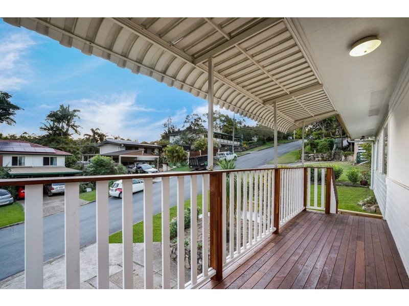 2 Pirra Crescent, Ferny Hills QLD 4055