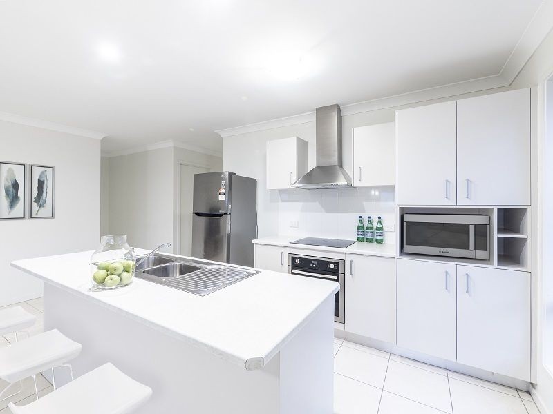 30 Mackellar Way (Pioneer Way), Walloon QLD 4306