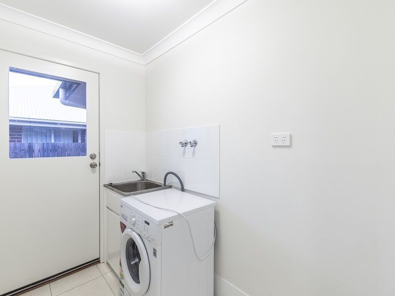 30 Mackellar Way (Pioneer Way), Walloon QLD 4306