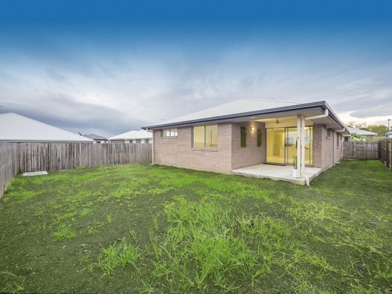 30 Mackellar Way (Pioneer Way), Walloon QLD 4306