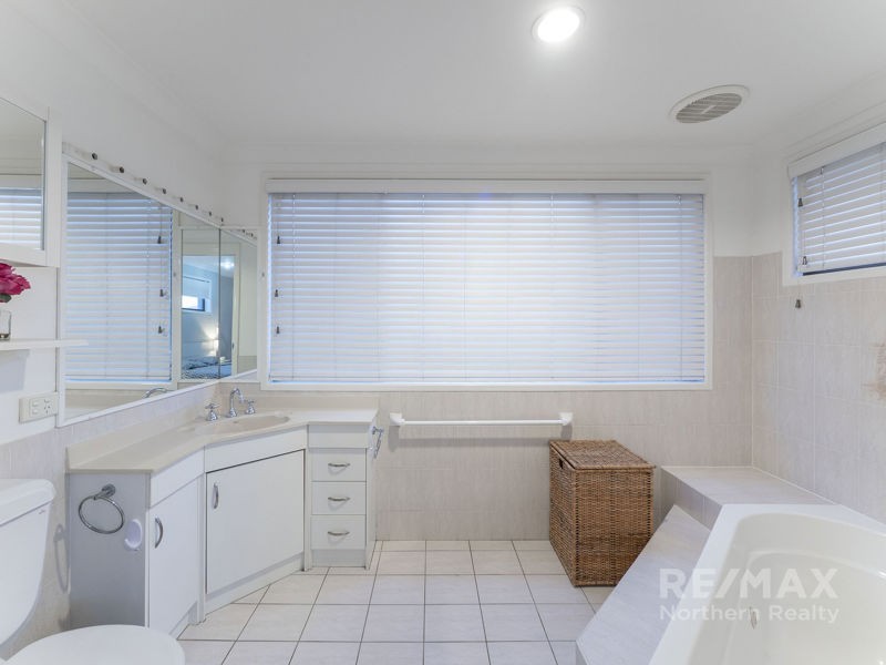 15 Minerva Court, Eatons Hill QLD 4037