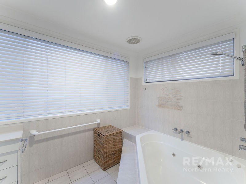 15 Minerva Court, Eatons Hill QLD 4037