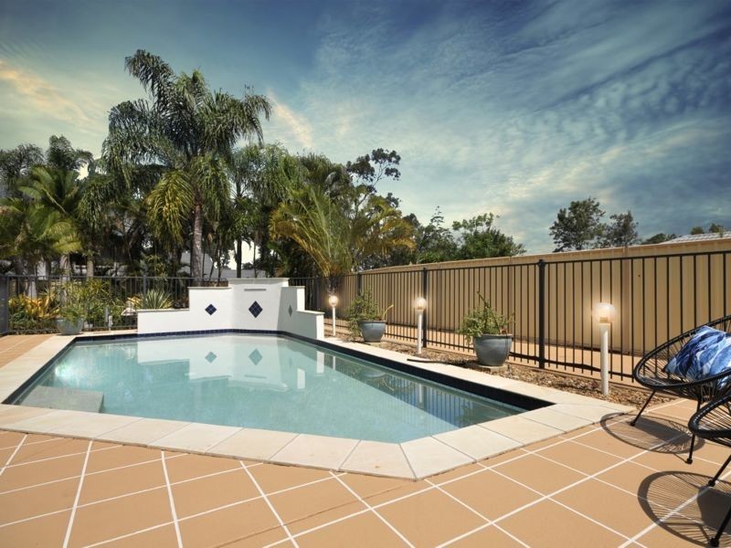 60 Snow Wood Drive, Eatons Hill QLD 4037