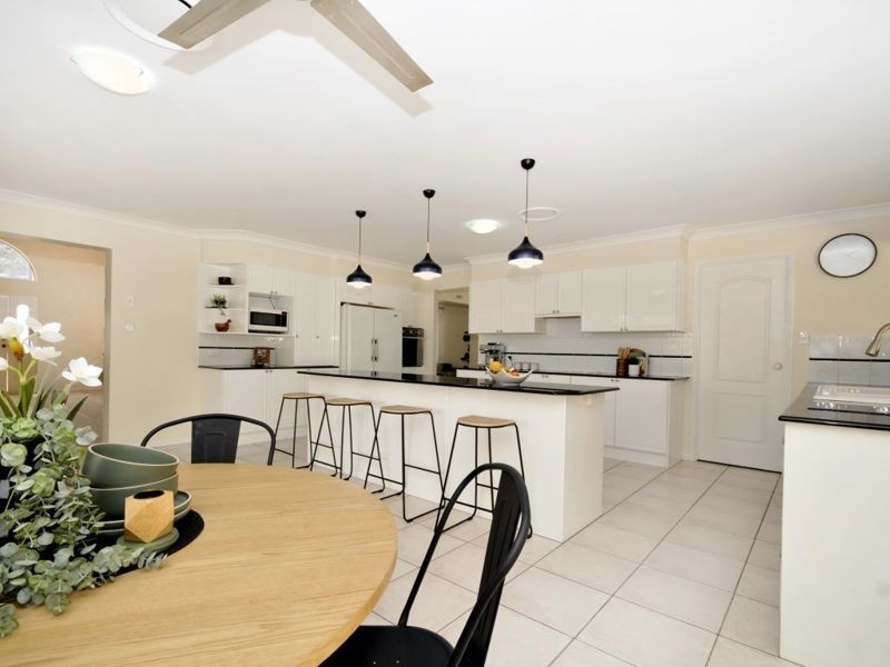 60 Snow Wood Drive, Eatons Hill QLD 4037