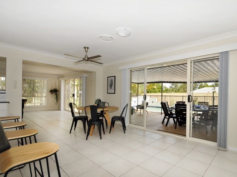 60 Snow Wood Drive, Eatons Hill QLD 4037