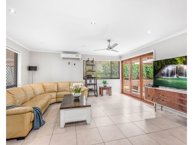 753 South Pine Road, Albany Creek QLD 4035