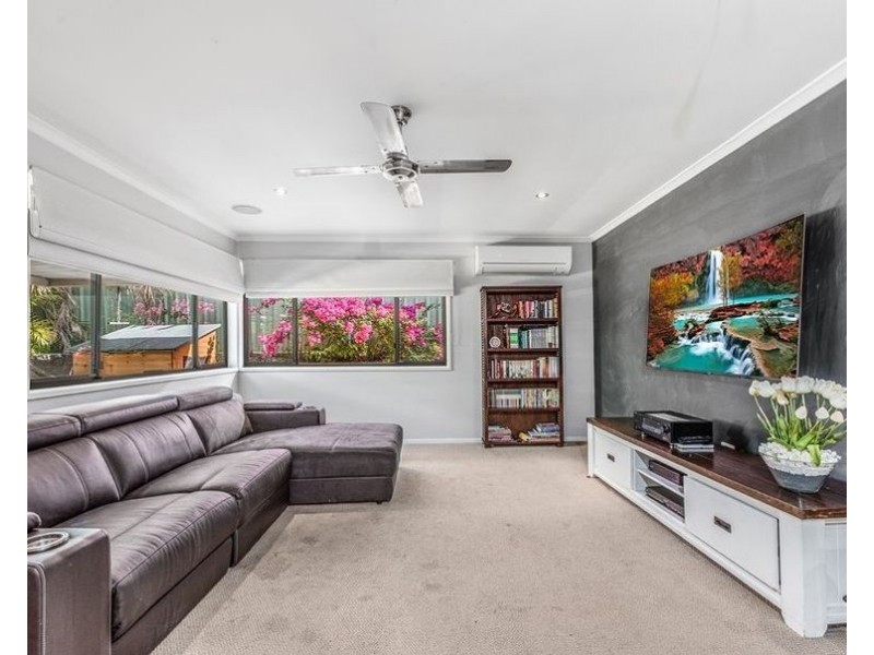 753 South Pine Road, Albany Creek QLD 4035