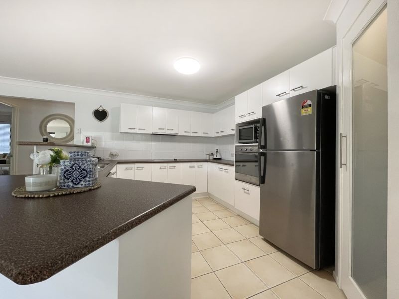 1 Granada Drive, Eatons Hill QLD 4037