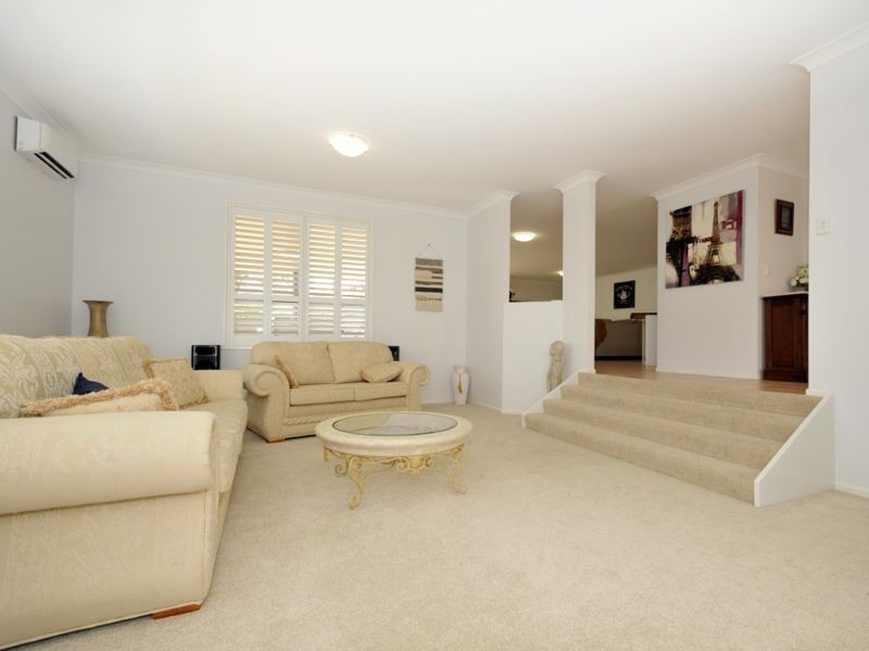 1 Granada Drive, Eatons Hill QLD 4037