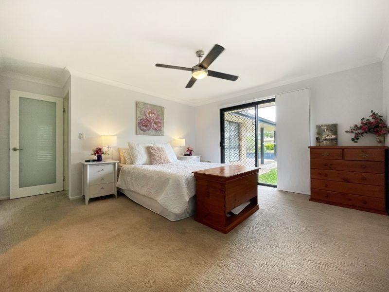 1 Granada Drive, Eatons Hill QLD 4037