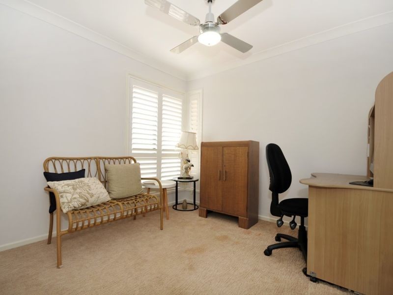 1 Granada Drive, Eatons Hill QLD 4037