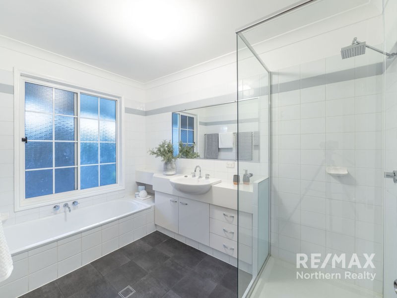 10 Blue Hills Drive, Bunya QLD 4055