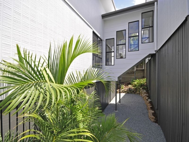 4 Windrush Close, Eatons Hill QLD 4037