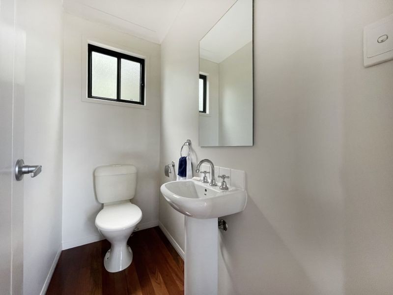 4 Windrush Close, Eatons Hill QLD 4037