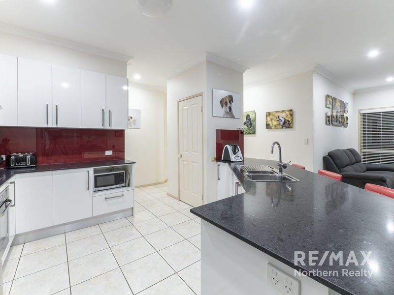 156 Bangalow st, Bridgeman Downs QLD 4035