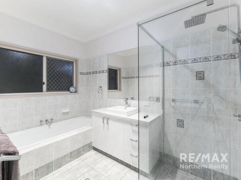 156 Bangalow st, Bridgeman Downs QLD 4035