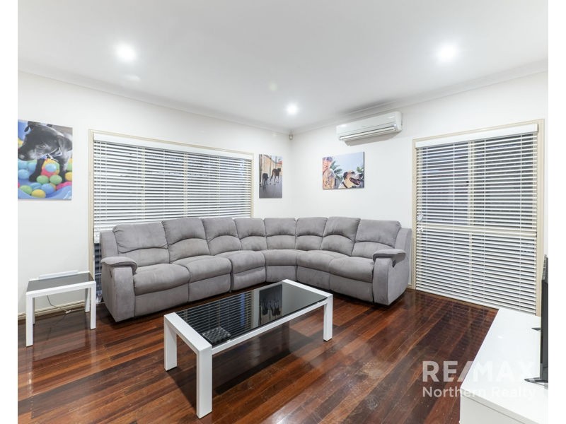 156 Bangalow st, Bridgeman Downs QLD 4035