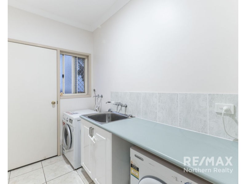 156 Bangalow st, Bridgeman Downs QLD 4035