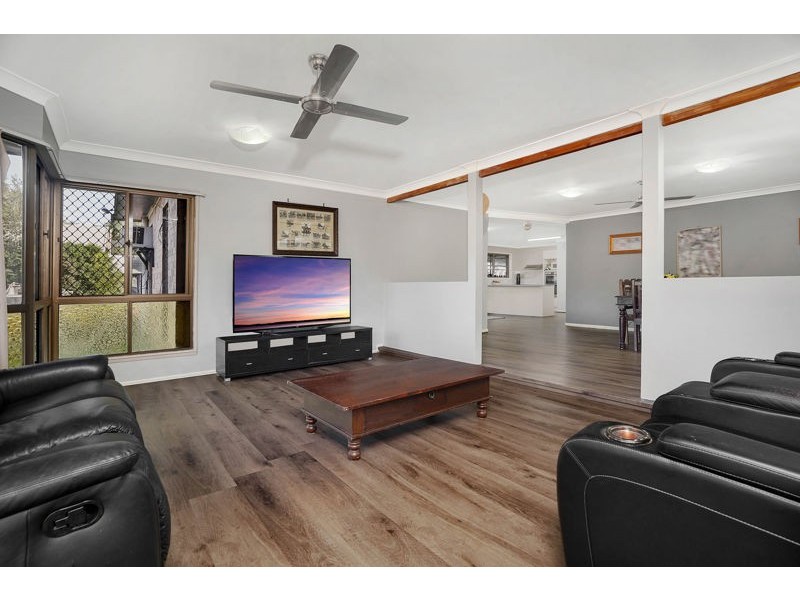 2 Larch Street, Ferny Grove QLD 4055