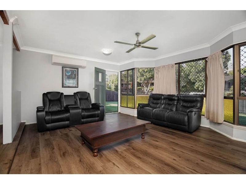 2 Larch Street, Ferny Grove QLD 4055