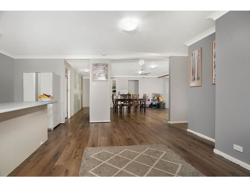 2 Larch Street, Ferny Grove QLD 4055