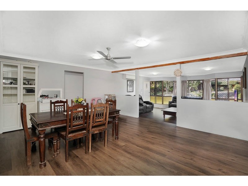 2 Larch Street, Ferny Grove QLD 4055