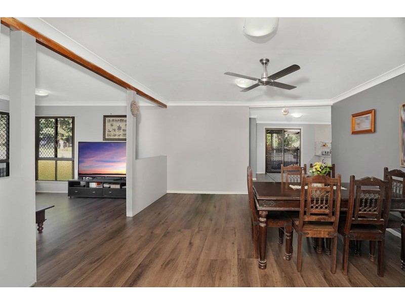 2 Larch Street, Ferny Grove QLD 4055
