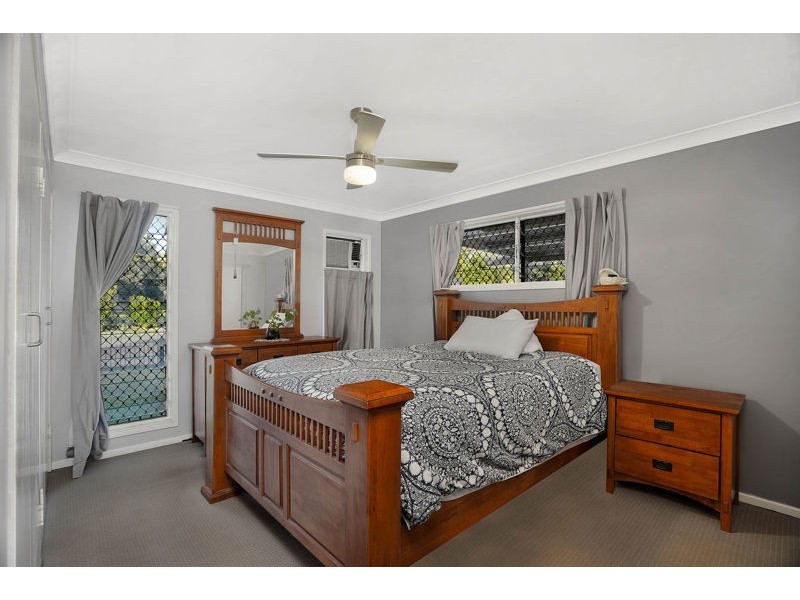2 Larch Street, Ferny Grove QLD 4055