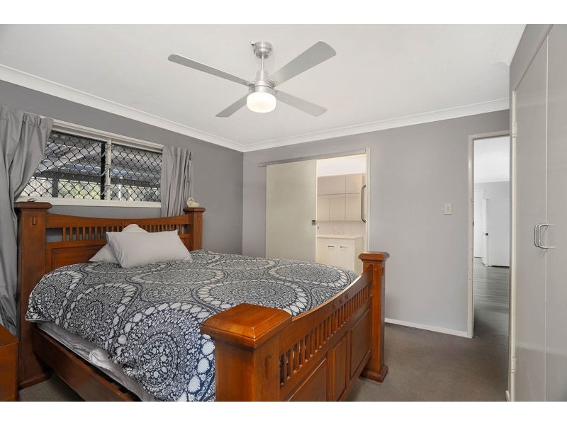 2 Larch Street, Ferny Grove QLD 4055