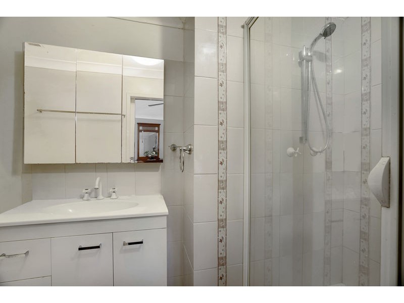 2 Larch Street, Ferny Grove QLD 4055