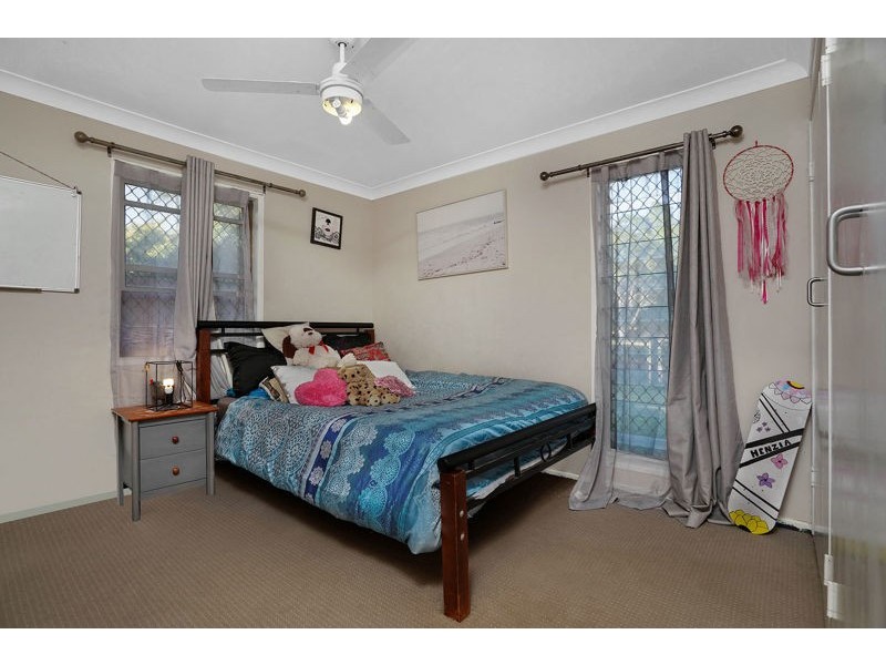 2 Larch Street, Ferny Grove QLD 4055