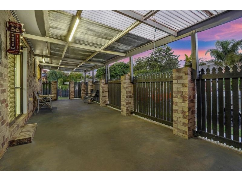 2 Larch Street, Ferny Grove QLD 4055