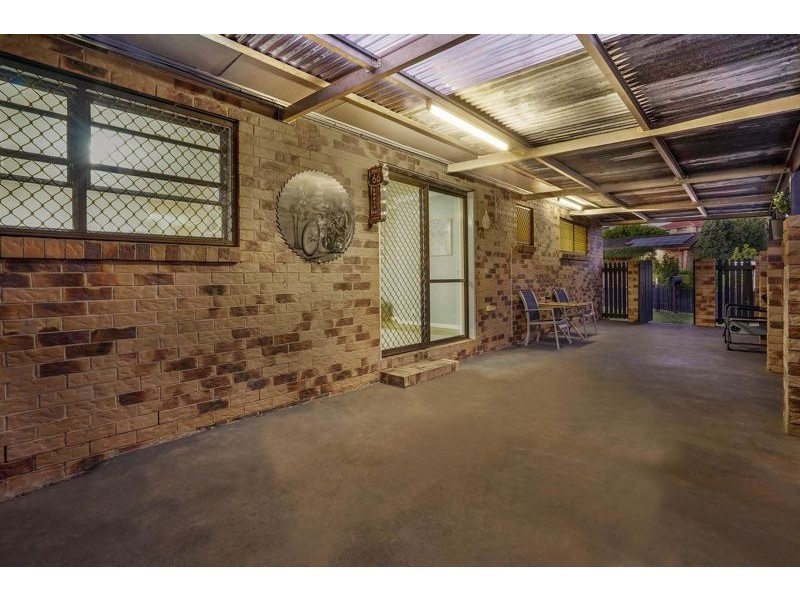 2 Larch Street, Ferny Grove QLD 4055
