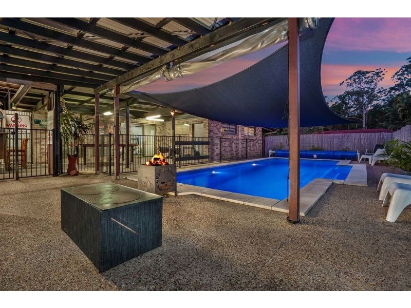 2 Larch Street, Ferny Grove QLD 4055