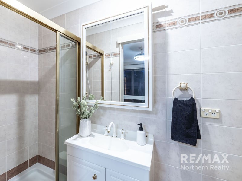 3 Strathford Ave, Albany Creek QLD 4035